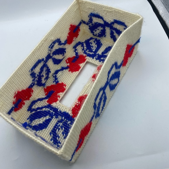 Retro handmade Tissue Box Topper in Red, White, and Blue. - Picture 3 of 3